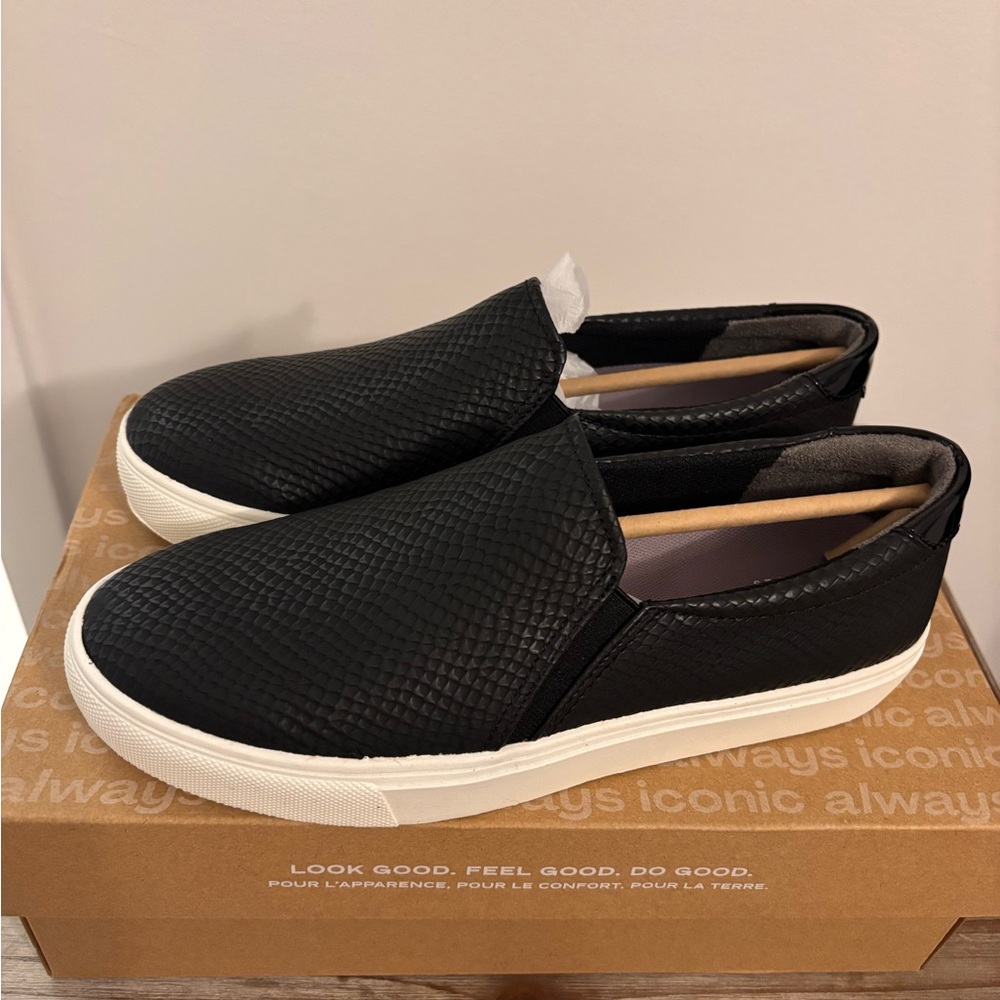 Dr. Scholl's Black Nova  Textured Slip-On Sneakers